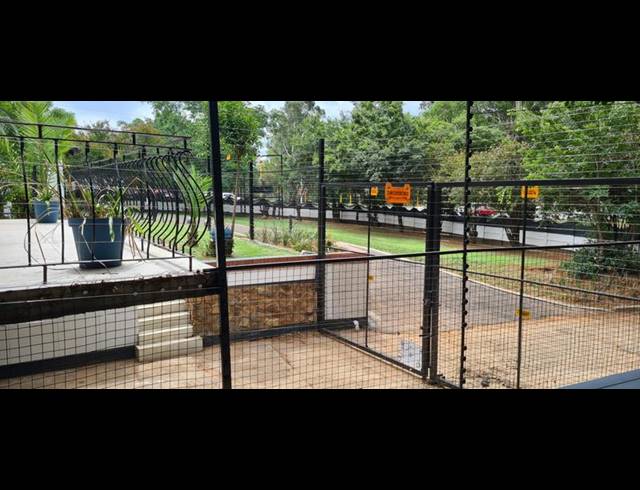 BUSINESS PROPERTY TO RENT IN LIBRADENE